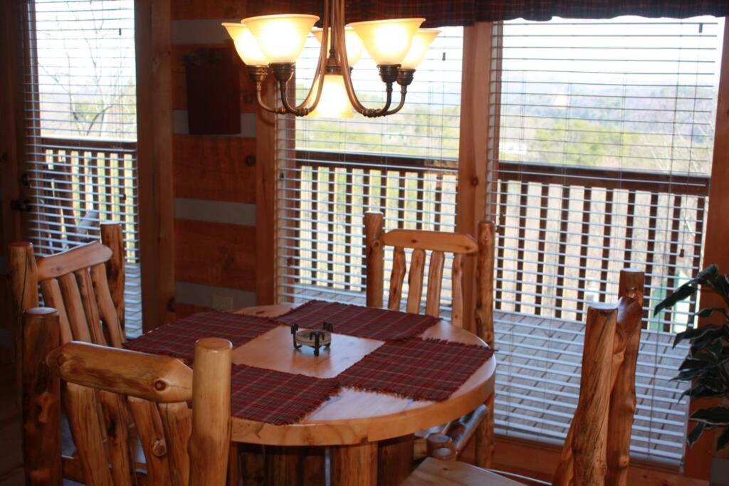 View! Private! Hot Tub,Pool Table,Fireplace,Relax! Сивиървил Екстериор снимка