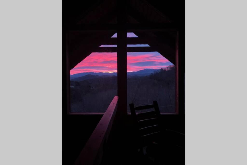 View! Private! Hot Tub,Pool Table,Fireplace,Relax! Сивиървил Екстериор снимка
